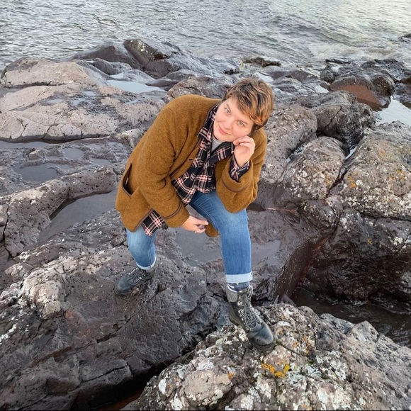 Meet your Posher, Nicole - Picture 4 of 5